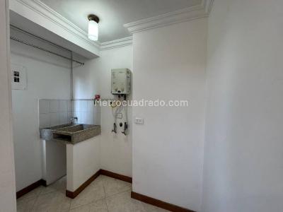 Apartamento de 2 alcobas en arriendo en La Aguacatala, Medellín, 61 m² · foto 3 de 20