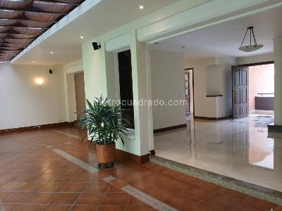 Casa de 3 alcobas en arriendo en Los Balsos, Medellín, 217 m² · foto 4 de 20