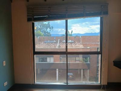 Casa de 3 alcobas en arriendo en Los Balsos, Medellín, 217 m² · foto 16 de 20