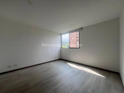 Apartamento de 1 alcoba en venta en Loma Del Escobero, Envigado, 62 m² · foto 11 de 20