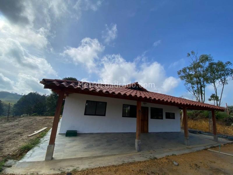 Casa en Arriendo, Vereda Las Cuchillas, Rionegro