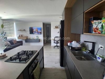 Apartamento de 2 alcobas en venta en Centro, Rionegro, 59 m² · foto 2 de 20