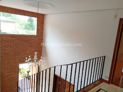 Casa de 5 alcobas en venta en El Poblado, Medellín, 980 m² · foto 12 de 20