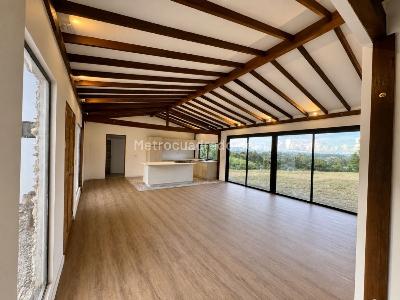 Casa de 3 alcobas en arriendo en Sajonia, Rionegro, 2000 m² · foto 3 de 17
