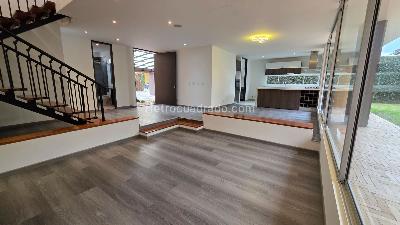 Casa de 4 alcobas en venta en Condominio Villa Los Pinos, Cajicá, 234 m² · foto 2 de 20