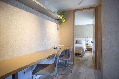 Apartamento de 2 alcobas en venta en El Vergel, Bogotá, 73 m² · foto 3 de 5