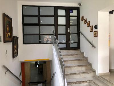 Casa de 3 alcobas en venta en Santa Barbara, Bogotá, 336 m² · foto 9 de 16