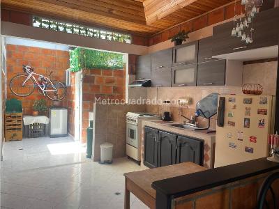 Casa de 3 alcobas en venta en Brisas De Girardot, Girardot, 72 m² · foto 5 de 20