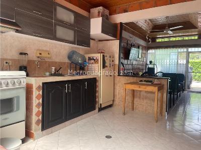 Casa de 3 alcobas en venta en Brisas De Girardot, Girardot, 72 m² · foto 6 de 20