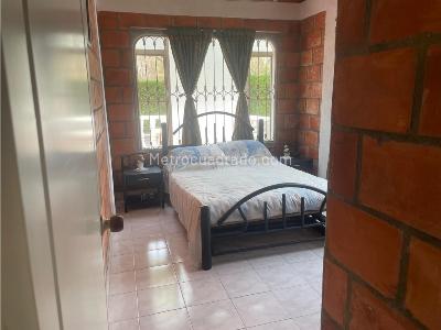 Casa de 3 alcobas en venta en Brisas De Girardot, Girardot, 72 m² · foto 11 de 20