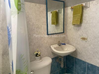 Casa de 3 alcobas en venta en Brisas De Girardot, Girardot, 72 m² · foto 13 de 20