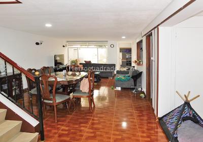 Casa de 5 alcobas en venta en Polo Club, Bogotá, 233 m² · foto 6 de 20