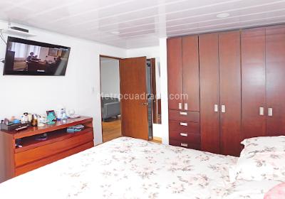 Casa de 5 alcobas en venta en Polo Club, Bogotá, 233 m² · foto 18 de 20