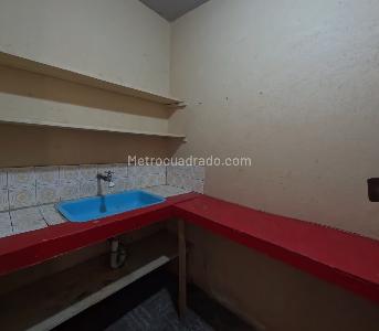 Casa de 5 alcobas en venta en Las Ferias, Bogotá, 276 m² · foto 6 de 20