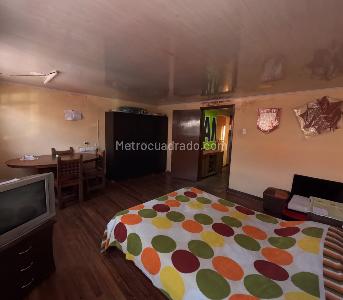 Casa de 5 alcobas en venta en Las Ferias, Bogotá, 276 m² · foto 17 de 20