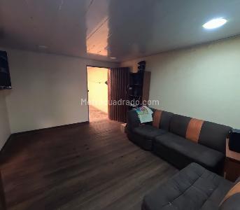 Casa de 5 alcobas en venta en Las Ferias, Bogotá, 276 m² · foto 18 de 20