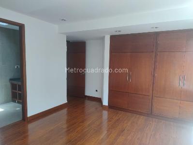 Apartamento de 5 alcobas en arriendo en Santa Barbara Central, Bogotá, 340 m² · foto 12 de 20