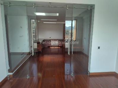 Apartamento de 5 alcobas en arriendo en Santa Barbara Central, Bogotá, 340 m² · foto 13 de 20