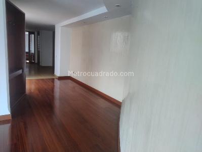 Apartamento de 5 alcobas en arriendo en Santa Barbara Central, Bogotá, 340 m² · foto 4 de 20