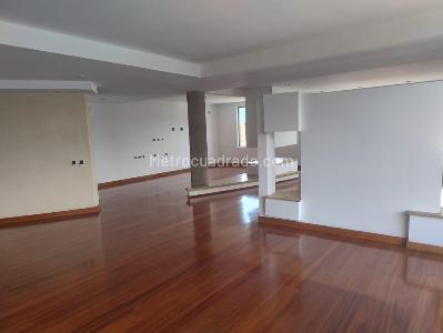Apartamento de 5 alcobas en arriendo en Santa Barbara Central, Bogotá, 340 m² · foto 7 de 20