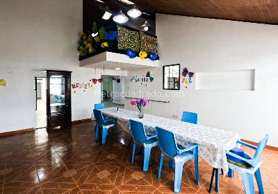 Casa de 5 alcobas en venta en Pontevedra, Bogotá, 297 m² · foto 4 de 20