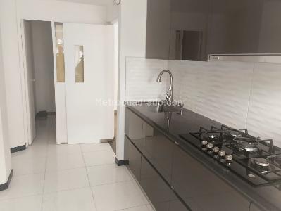 Apartamento de 3 alcobas en venta en La Castellana, Bogotá, 95 m² · foto 3 de 20