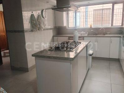 Apartamento de 4 alcobas en venta en Chico, Bogotá, 240 m² · foto 6 de 20