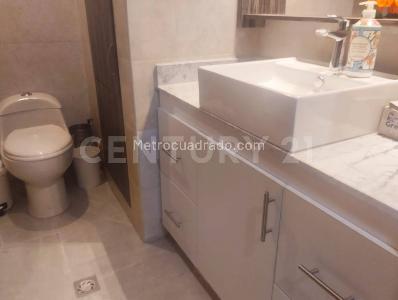 Apartamento de 4 alcobas en venta en Chico, Bogotá, 240 m² · foto 18 de 20