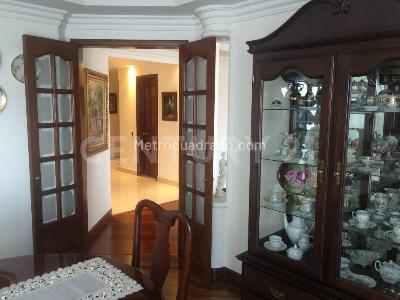Apartamento de 4 alcobas en venta en Chico Navarra, Bogotá, 295 m² · foto 9 de 20