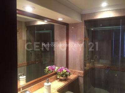 Apartamento de 4 alcobas en venta en Chico Navarra, Bogotá, 295 m² · foto 15 de 20
