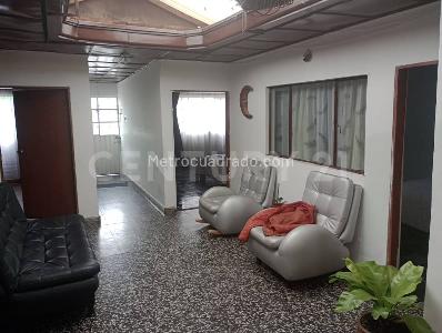 Casa de 5 alcobas en venta en Centro, Funza, 220 m² · foto 6 de 19