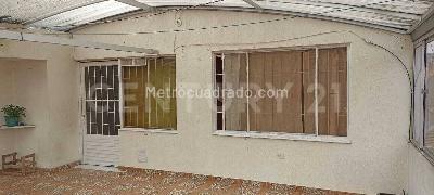 Casa de 5 alcobas en venta en Bosques De Mariana (Engativa), Bogotá, 230 m² · foto 2 de 10
