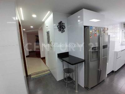 Apartamento en venta en Santa Barbara, Bogotá · foto 6 de 20