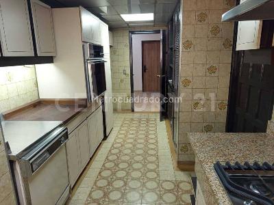 Apartamento de 3 alcobas en venta en Chico, Bogotá, 240 m² · foto 2 de 20