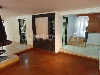 Apartamento de 3 alcobas en venta en Chico, Bogotá, 240 m² · foto 3 de 20