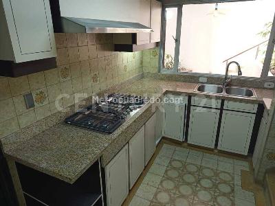 Apartamento de 3 alcobas en venta en Chico, Bogotá, 240 m² · foto 5 de 20
