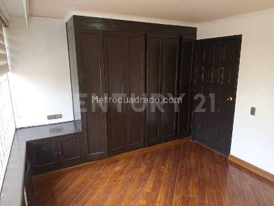 Apartamento de 3 alcobas en venta en Chico, Bogotá, 240 m² · foto 10 de 20