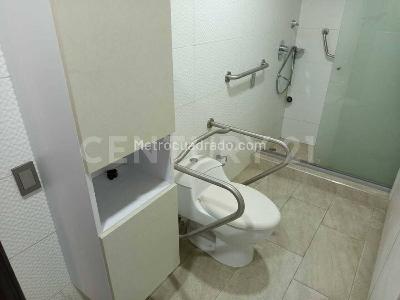 Apartamento de 3 alcobas en venta en Chico, Bogotá, 240 m² · foto 16 de 20