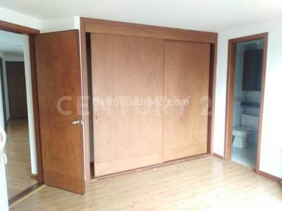 Apartamento en venta en Lagos De Cordoba, Bogotá · foto 13 de 20