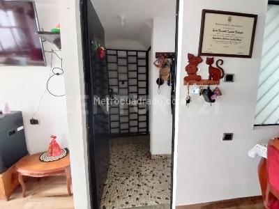 Casa en venta en La Cabaña, Mosquera · foto 2 de 17
