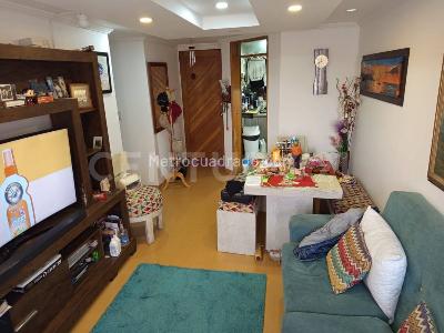 Apartamento de 3 alcobas en venta en Bella Suiza Alta, Bogotá, 63 m² · foto 2 de 15
