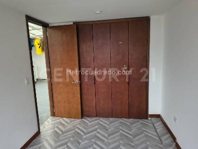 Casa de 5 alcobas en venta en La Estrada, Bogotá, 420 m² · foto 5 de 20