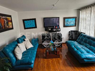 Casa de 5 alcobas en venta en La Estrada, Bogotá, 420 m² · foto 2 de 20