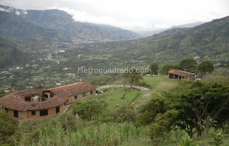 2BR Finca in vereda portachuelo (20000 m²)