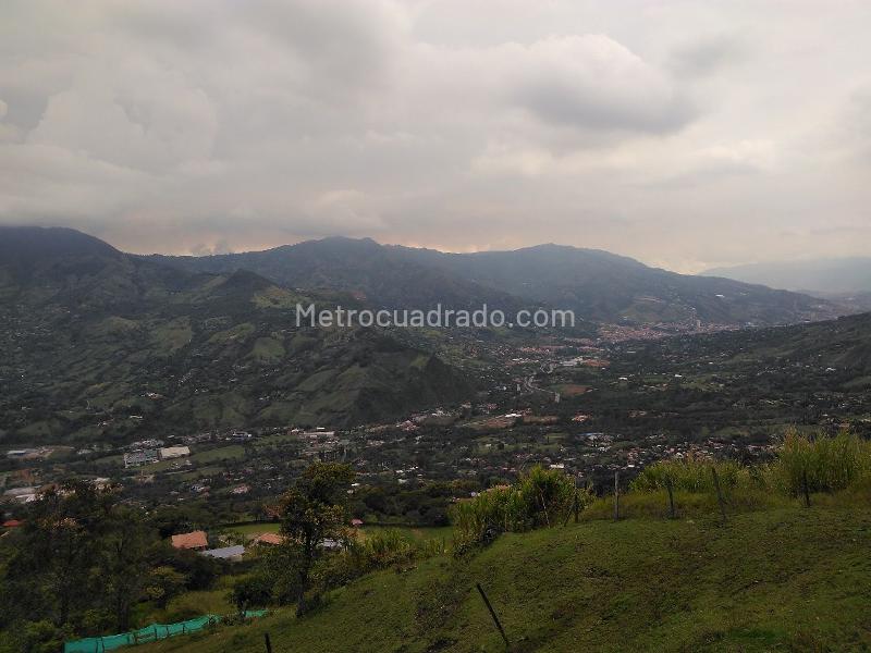 2BR Finca in vereda portachuelo (20000 m²) - 2