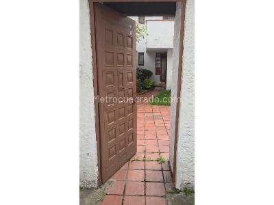 Casa de 3 alcobas en venta en Alhambra, Bogotá, 185 m² · foto 2 de 9