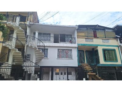 Casa de 5 alcobas en venta en Buenos Aires, Cali, 234 m² · foto 1 de 20
