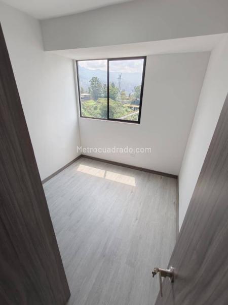 Stylish 2BR Apartment with Modern Kitchen in La Loma Del Indio - 6
