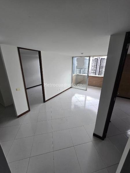 Apartamento Funcional de 3 Alcobas en La Loma del Indio