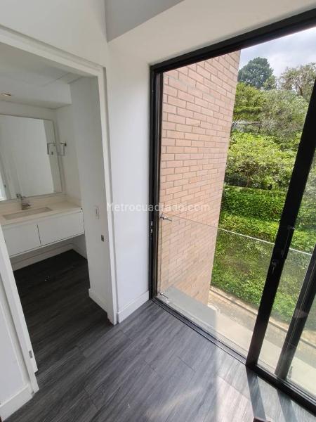 Apartamento en Arriendo, Poblado Altos Del Poblado, Medellín - 2
